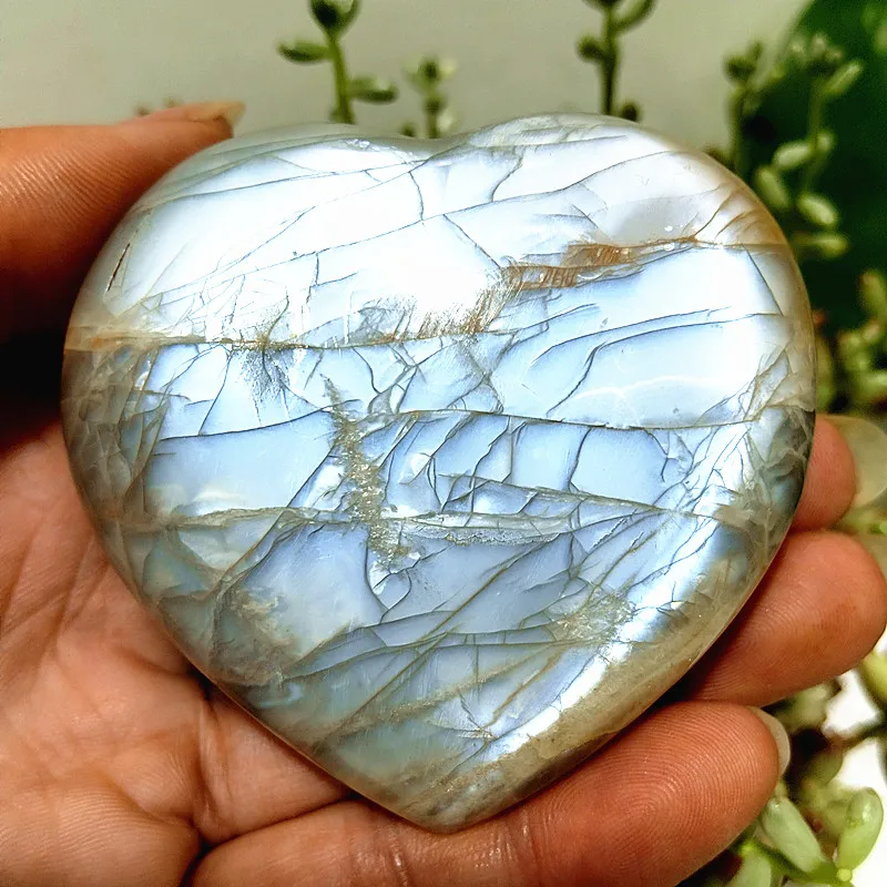 

Natural Crystal Orange Moonstone Heart Meditation Witchcraft Spirit Energy Healing Feng Shui Crystal Room Decoration