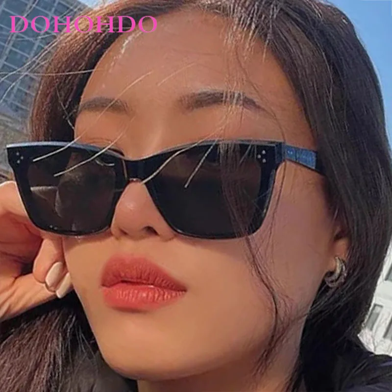 

Vintage Designer Rivets Decorate Cat Eye Women Men Sunglasses Outdoor Drive Travel Summer Eyewear UV400 Óculos De Sol Feminino
