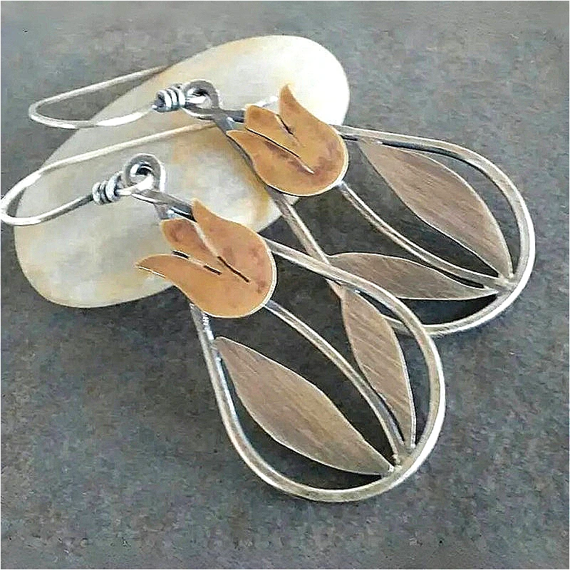 Vintage TulipTeardrop Shaped Silvery Plated Dangle Earring Women Boho Ethnic Style Wedding Pendant Earrings Jewelry Accessories