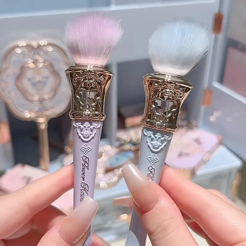 Suitable for Butterfly Cloud Shoulder Blush Point Brush Wool Fluffy Even Powder Makeup Brush Moonlight