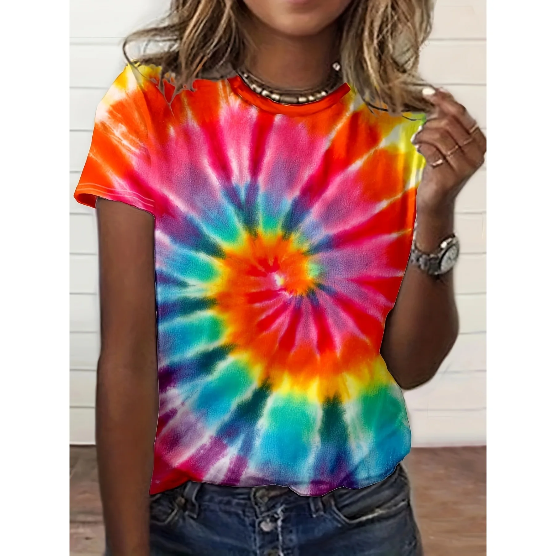 T-shirt pour femme à motif tie-dye en spirale arc-en-ciel - Motif graphique en spirale vibrant, design imprimé rétro hippie pour un usage quotidien décontracté