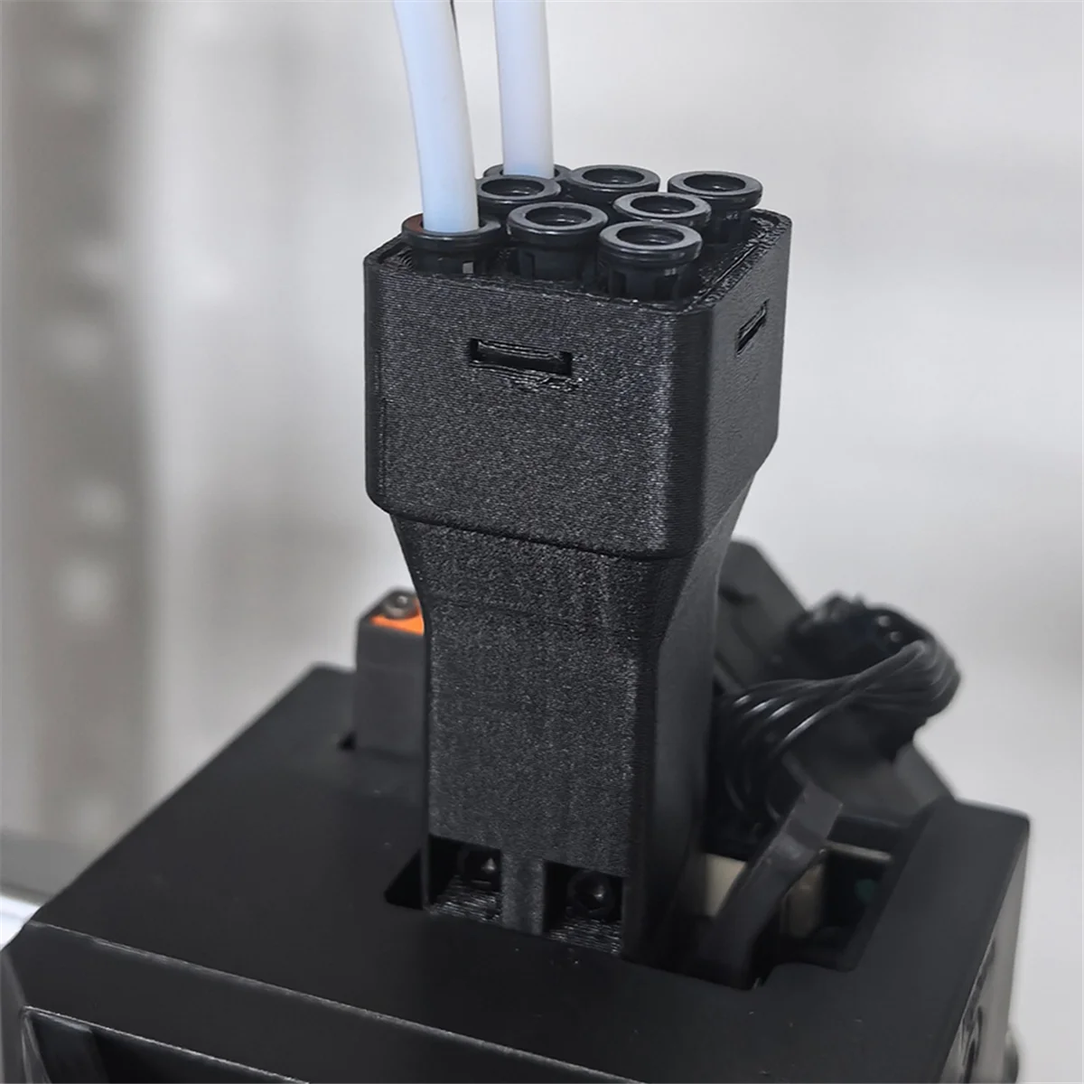 

Consumables Hub for 3/S1C Extruders 8-Way Component Easy to Install Feed