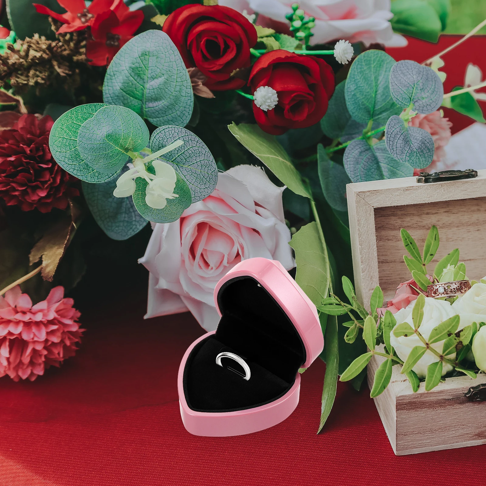 

Светодиодная шкатулка для драгоценностей в форме сердца, дисплей для ожерелья, коробка для хранения ювелирных изделий с подсветкой, подарочный футляр, ожерелье, светильник