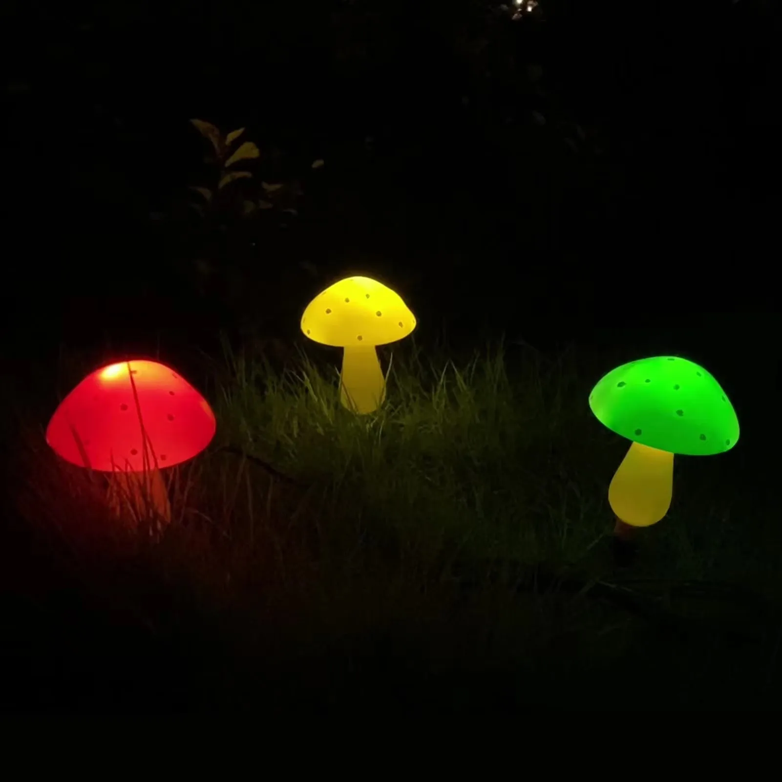 Solar Mushroom String Light Automatic Lighting 8 Modes Warm White IP65 Waterproof Garden Decoration (1 pack 3 mushrooms)