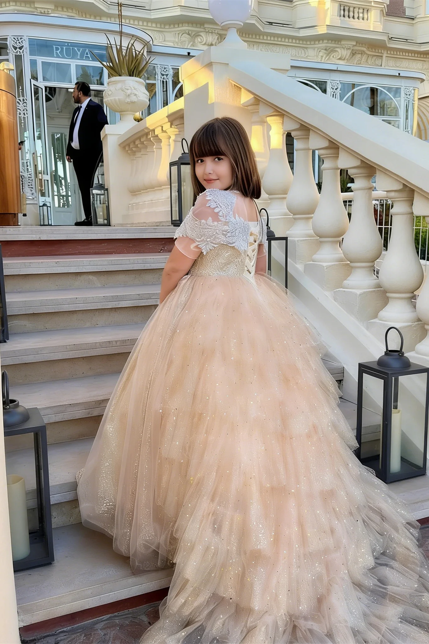 Customized Flower Girl Dresses for Wedding with Trail Tulle Layered Kids Lace Appliques First Communion Birthday Ball Gowns