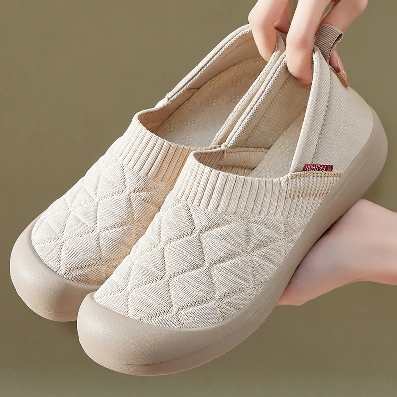 Sapatos femininos novos de primavera – sapatos de pano plano de um passo – leves, fundo macio, confortáveis, versáteis, sapatos para mamãe