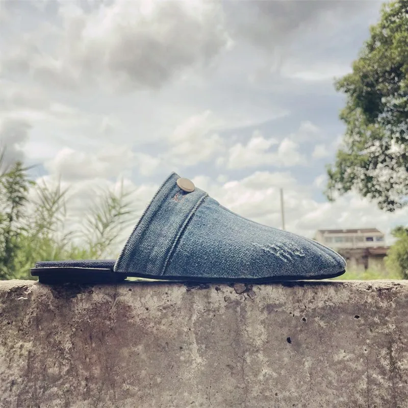 Kobiety kapcie Denim klapki z materiału szpiczasty nosek slajdy na zewnątrz Slingback muły płaskie buty wsuwane proste kobiety buty Zapatillas Mujer