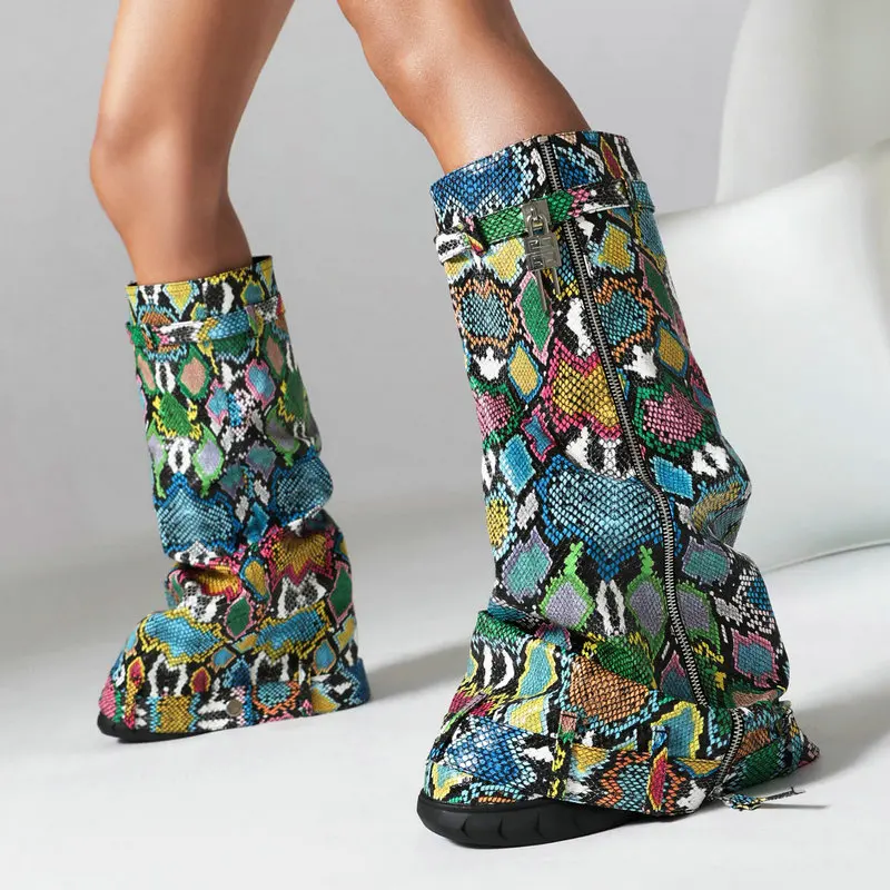 

Snake Skin Print Colorful Knee High Western Boots Pleated Straight Pants Designer Women Wedge Hidden Heels Shoes With Metal Lock