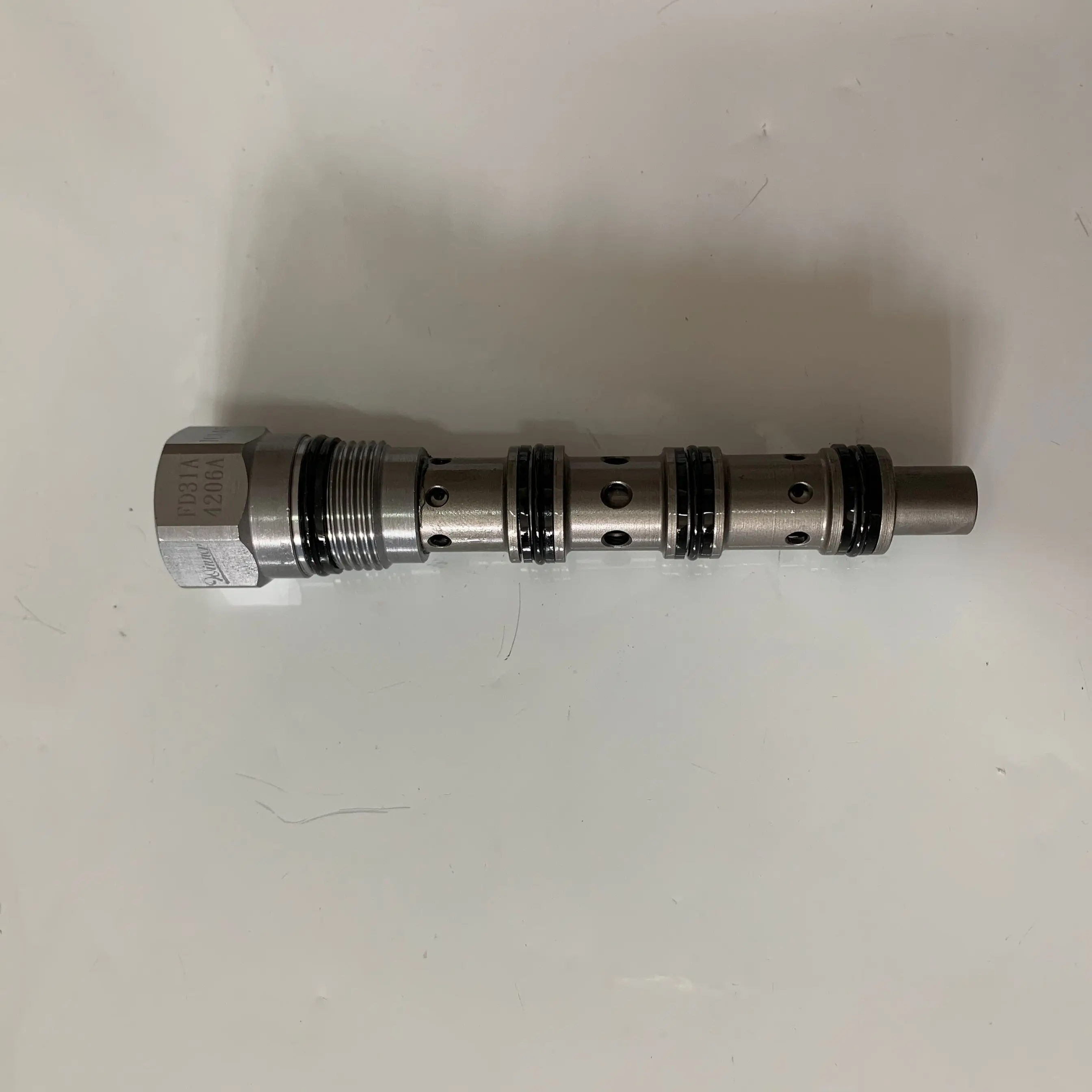 

Запасной клапан-картридж FD31A4206A (FD31A 4206A, FD-31A-42-06-A, FD 31A 42 06 A, FD31A-42-06) для гидравлических систем