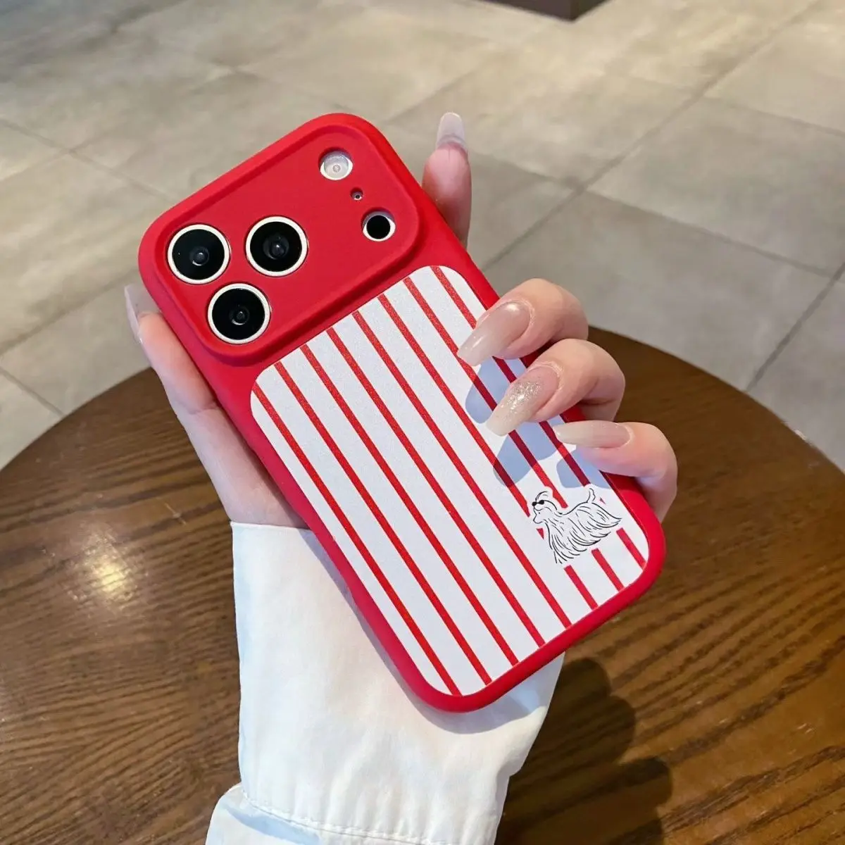 

Suitable for iPhone 17 Promax simple and high-end striped phone case, 17Pro magnetic wireless charging anti drop protective case