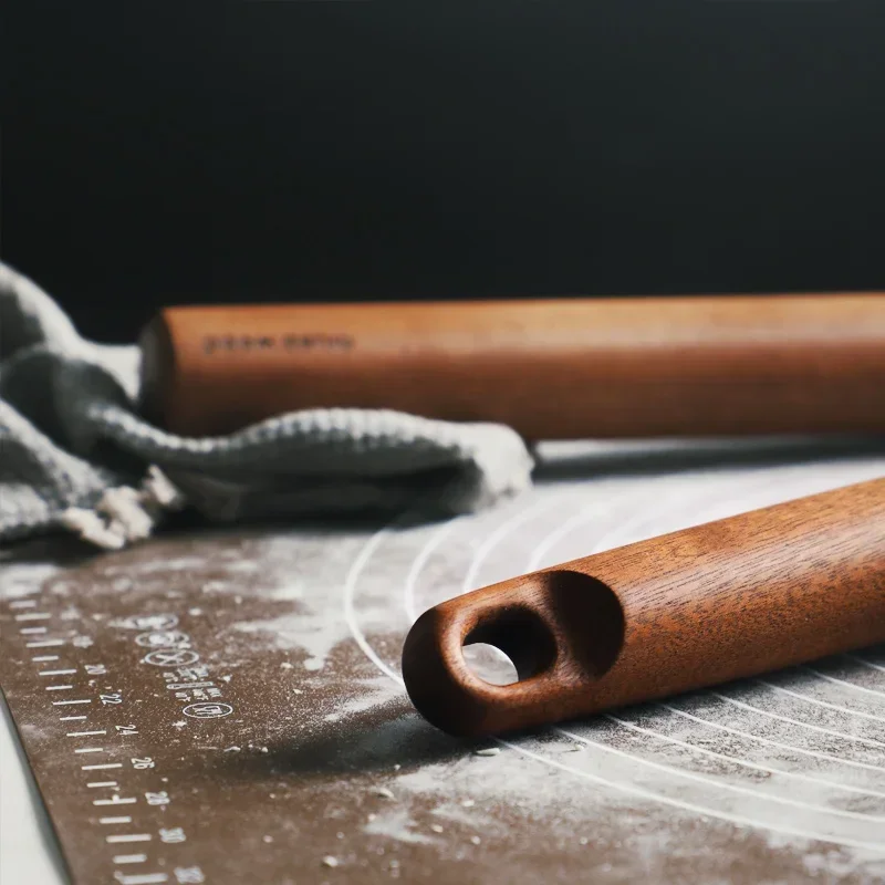 دبوس لف فرنسي من الخشب الموسو للخبز ، بكرة مدببة للفندان ، قشرة فطيرة ، بسكويت ، معجنات ، خشب ، 40 شو