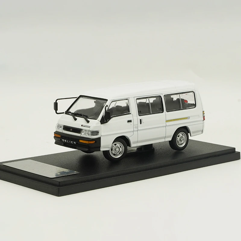 1:43 Scale Diecast Alloy Mitsubishi Delica 4x4 Station Wagon Toy