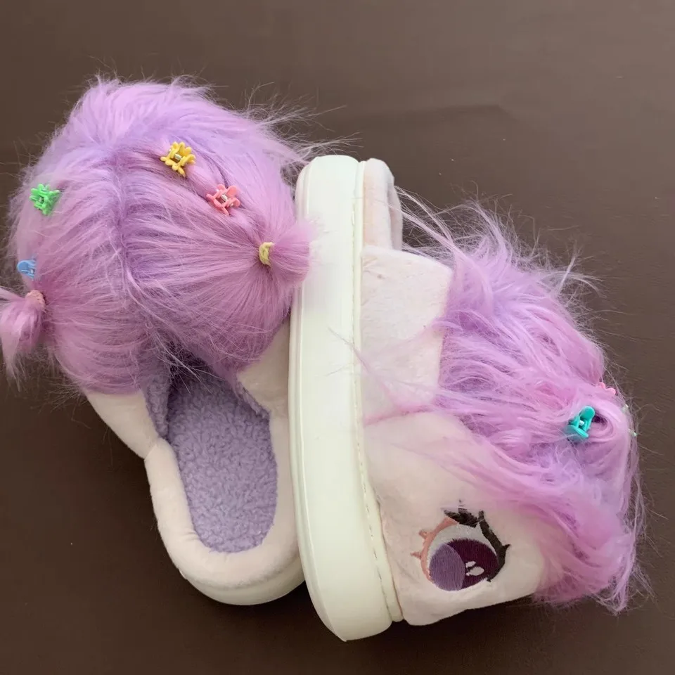 รองเท้าแตะผ้าฝ้ายลายตุ๊กตาสาวน้อยน่ารัก สำหรับผู้หญิง ใส่ในบ้าน ฤดูหนาว อุ่นสบาย พื้นหนา ขนนุ่ม