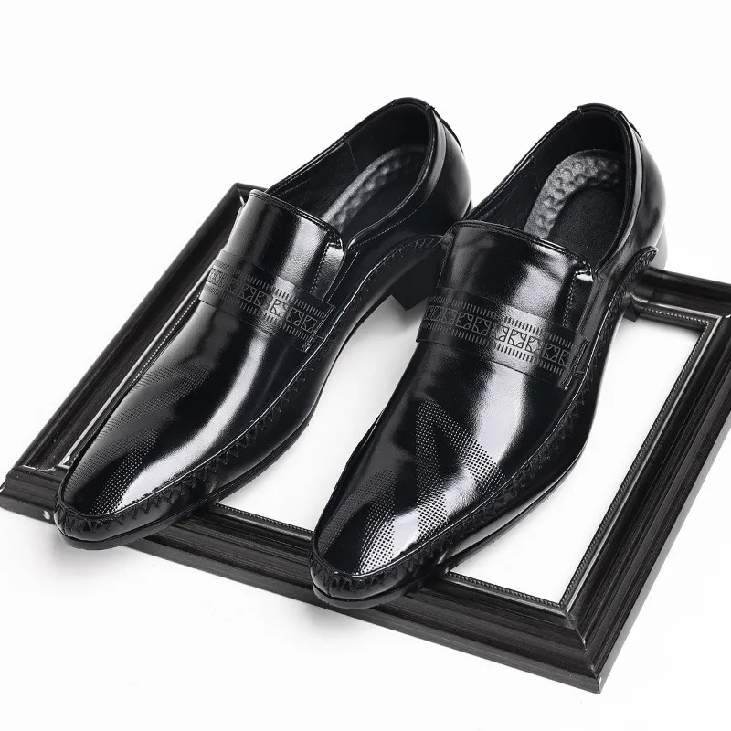 2023 Classic Leather Shoes for Men Slip on Pointed Toe Oxfords Formal Wedding Party Office Business Casual Dress Shoes for Male