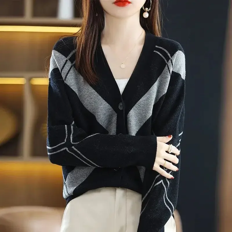 

Lazy Style Autumn Winter Casual Women Cardigans Sweaters Long Sleeve V-Neck Loose Panelled Fashion Button New Knit Coats Jumpers