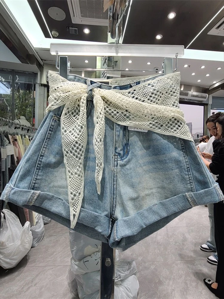 2025 Summer New Hot Girls Korean Style Edition Slim Versatile Jeans Women's Loose Shorts Waist Belt Floor Pulling Hot Pants