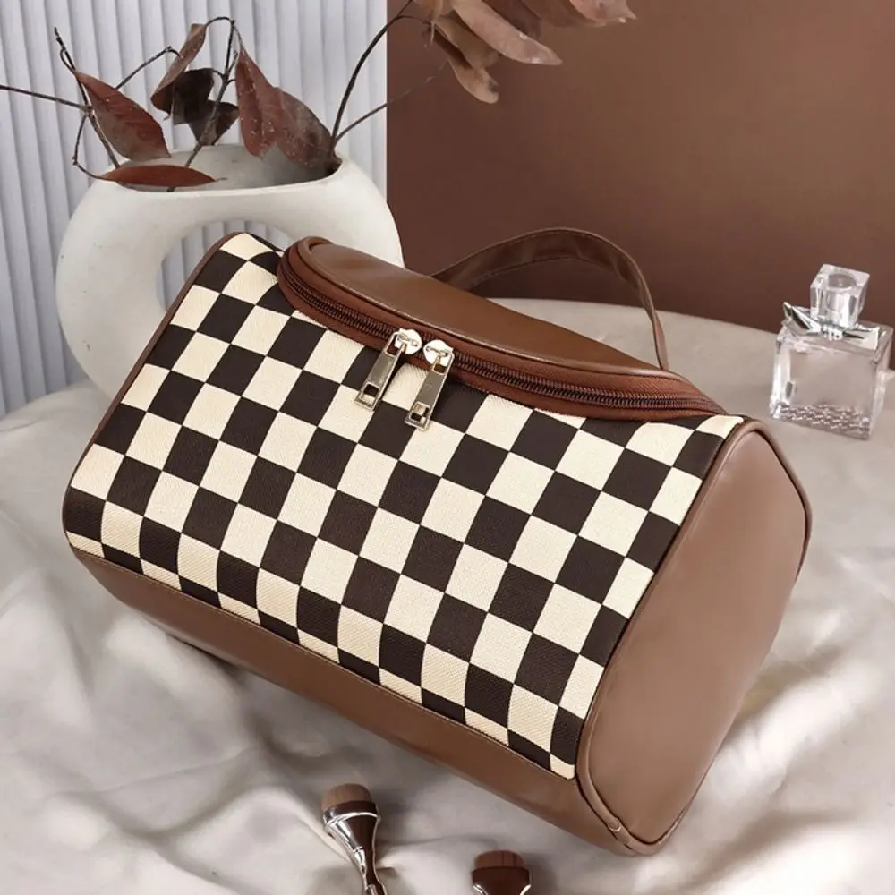 بو الجلود الشطرنج حقيبة ماكياج همبرغر الكرتون الرجعية رقعة الشطرنج حقيبة مستحضرات التجميل أدوات الزينة المنظم سعة كبيرة #1
