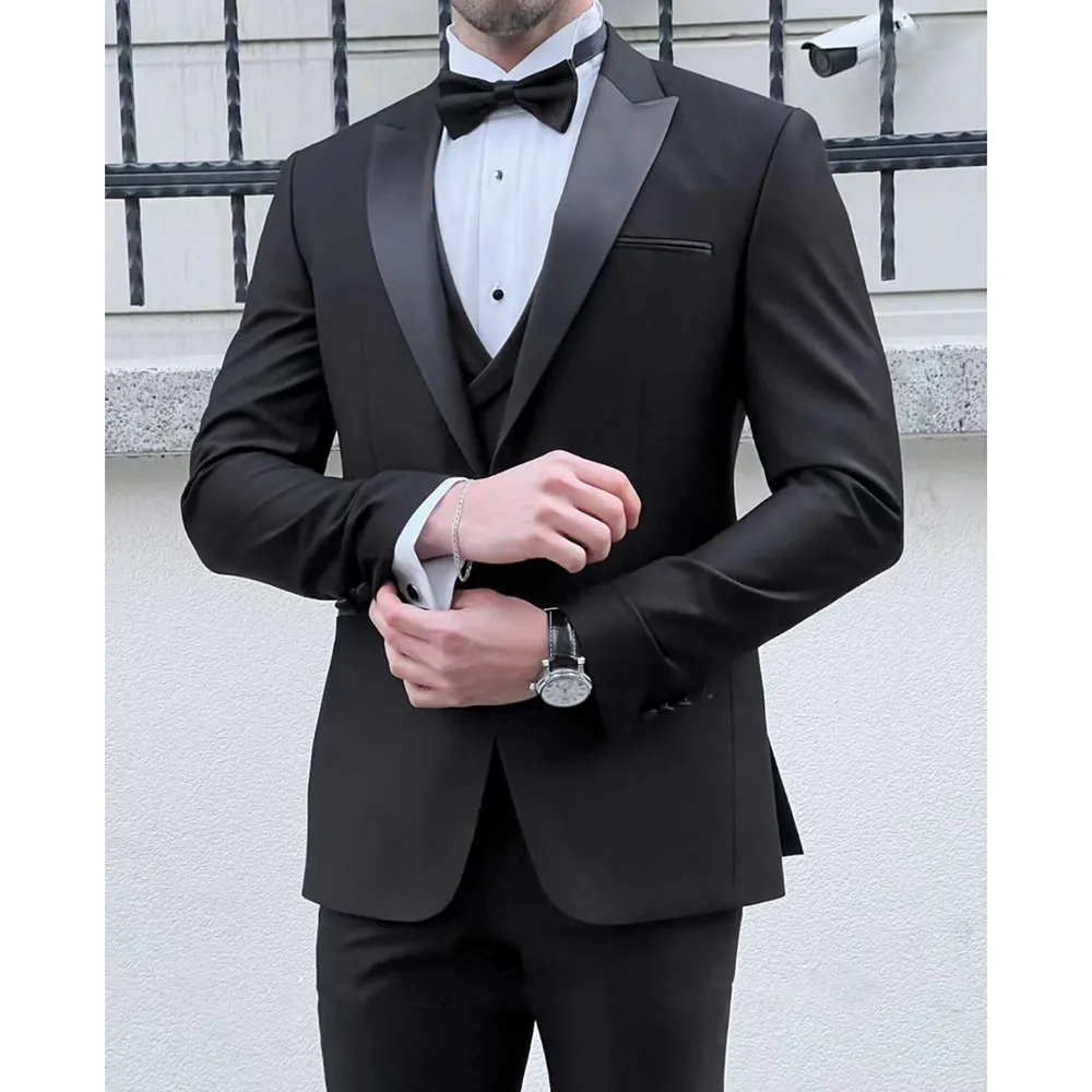 

2023 New Wedding Men Black Satin Peaked Lapel Suits Business Casual Formal Costume Homme Slim Fit 3 Pcs Set Jacket Vest Pants