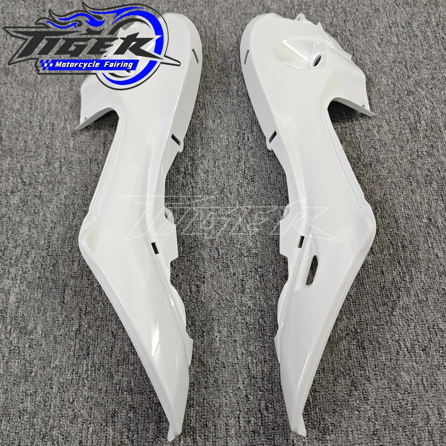 

For SUZUKI 1300 2019 2020 2021 ABS carbon painted Motorcycle fuel tank protective cover moto fuel tank side guard block
