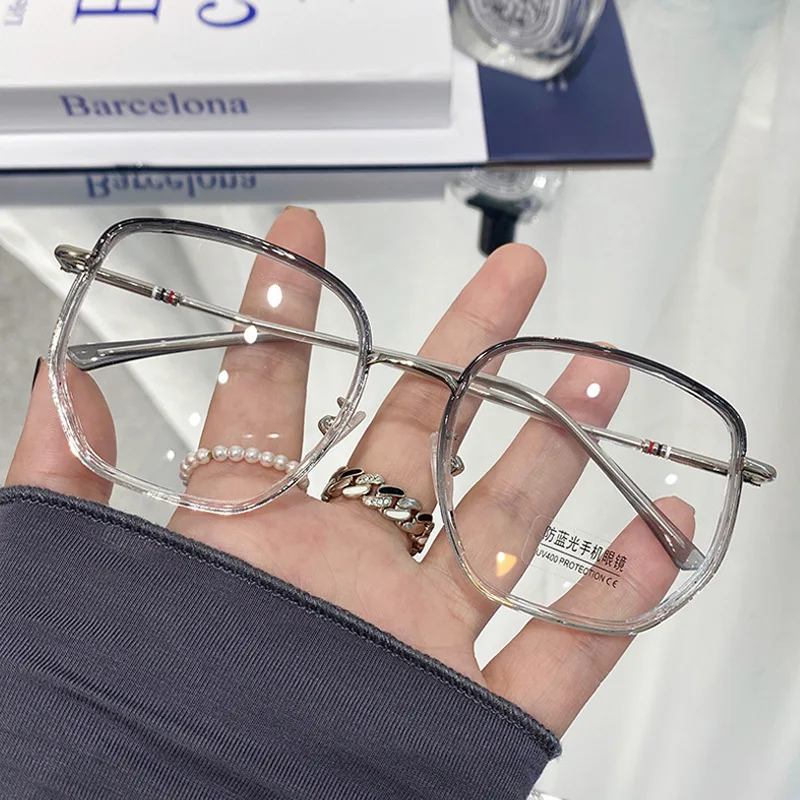 Ultralight Blue Blocking Glasses Girl Retro Green Frame Plain Glasses Blue Light Bezel Transparent Eyewear Glasses for Women