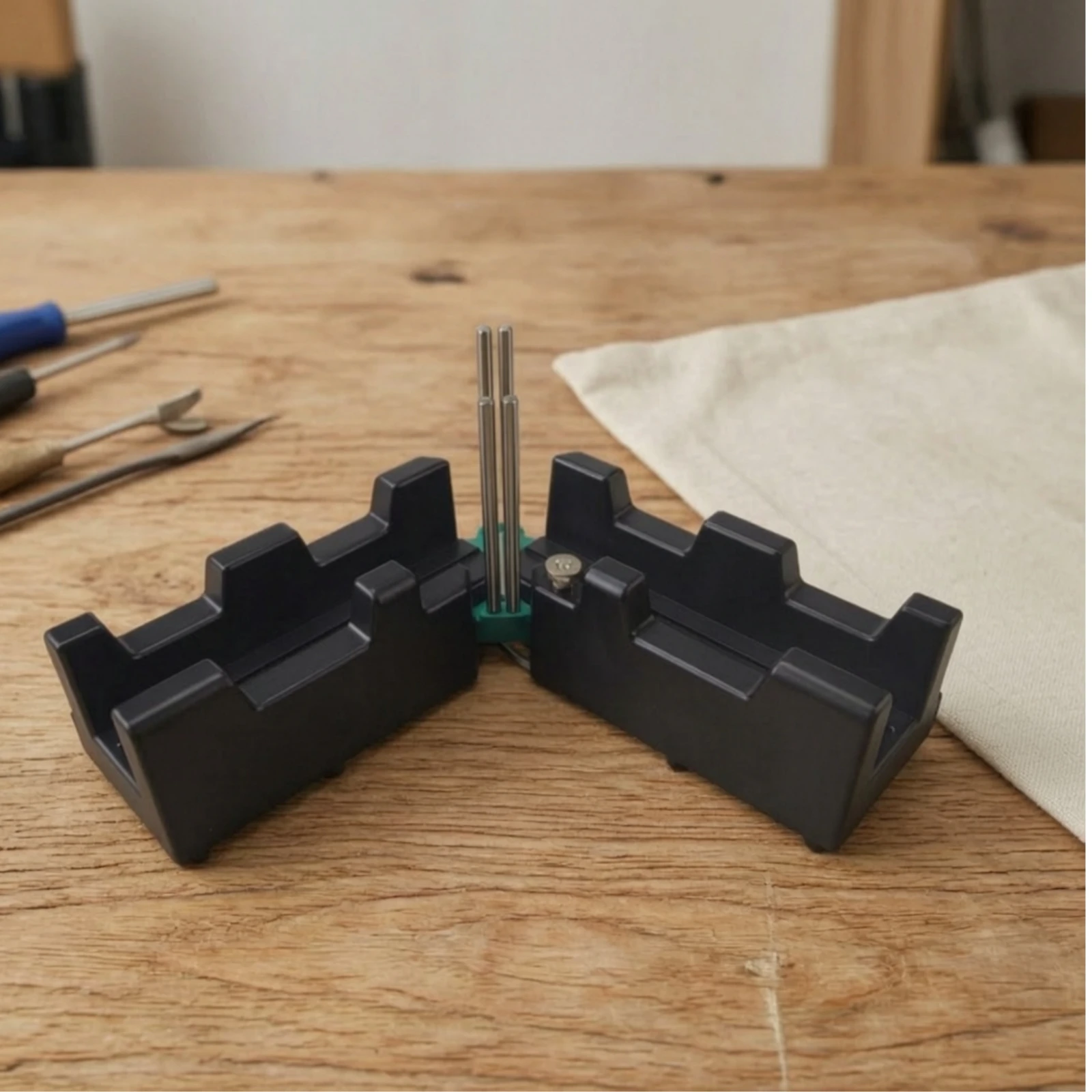 2-in-1 Mitre Measuring and Cutting Guide Long-Lasting Mitre Saw Guide with Hinge Base Practical Versatile for Carpenters