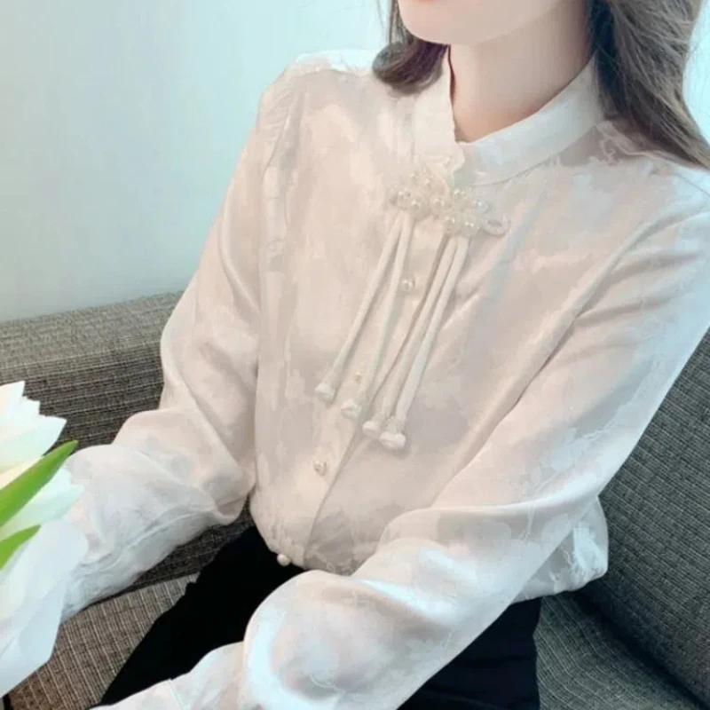 

New Chinese Style Women's Clothing with Chinese Style Button Down Shirt Long Sleeved with Velvet Shirt Design High-end Retro