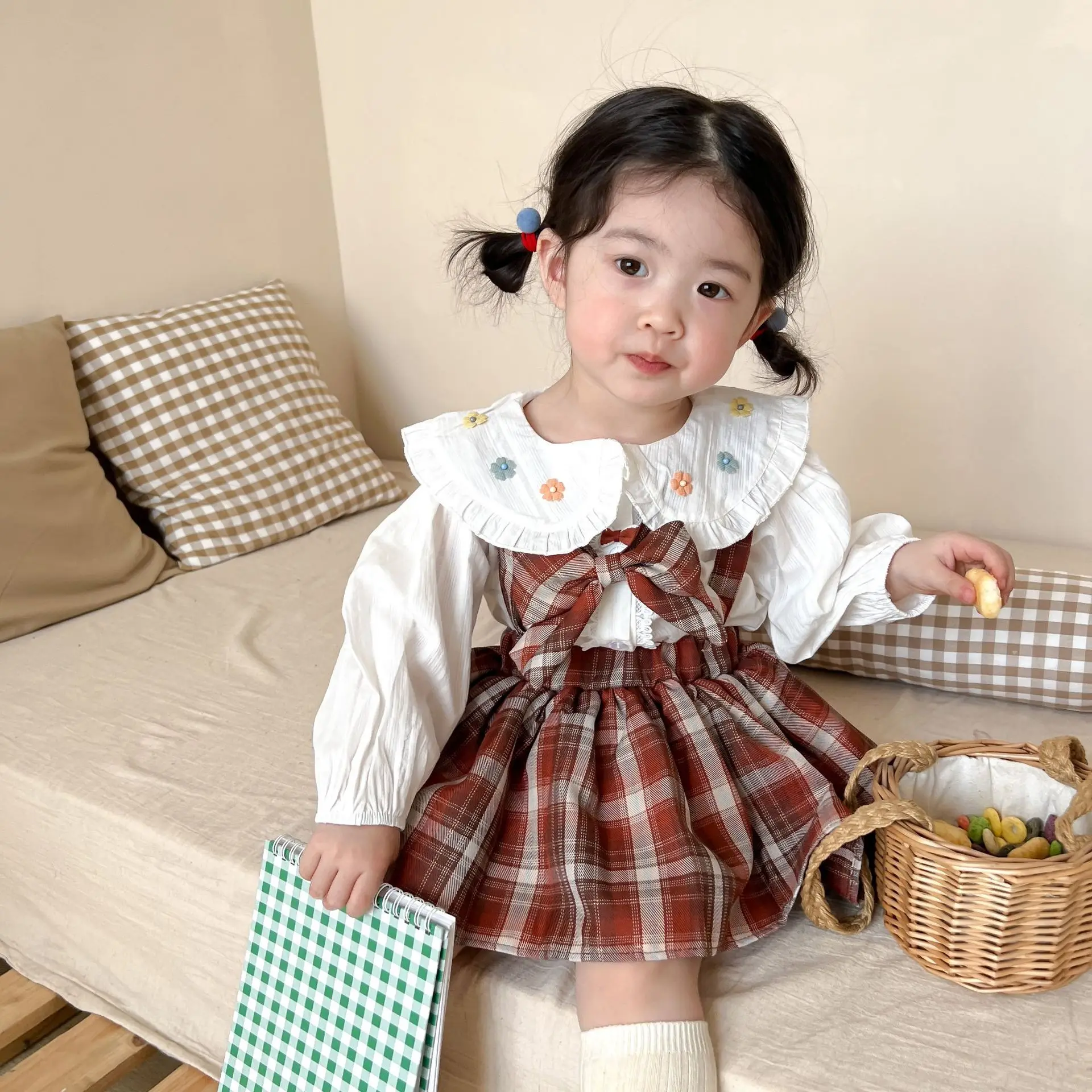 Girls 2022 Spring and Autumn Girl Baby Doll Collar Shirt Strap Plaid Bag Fart Skirt Big Bow Tie Three-piece Set