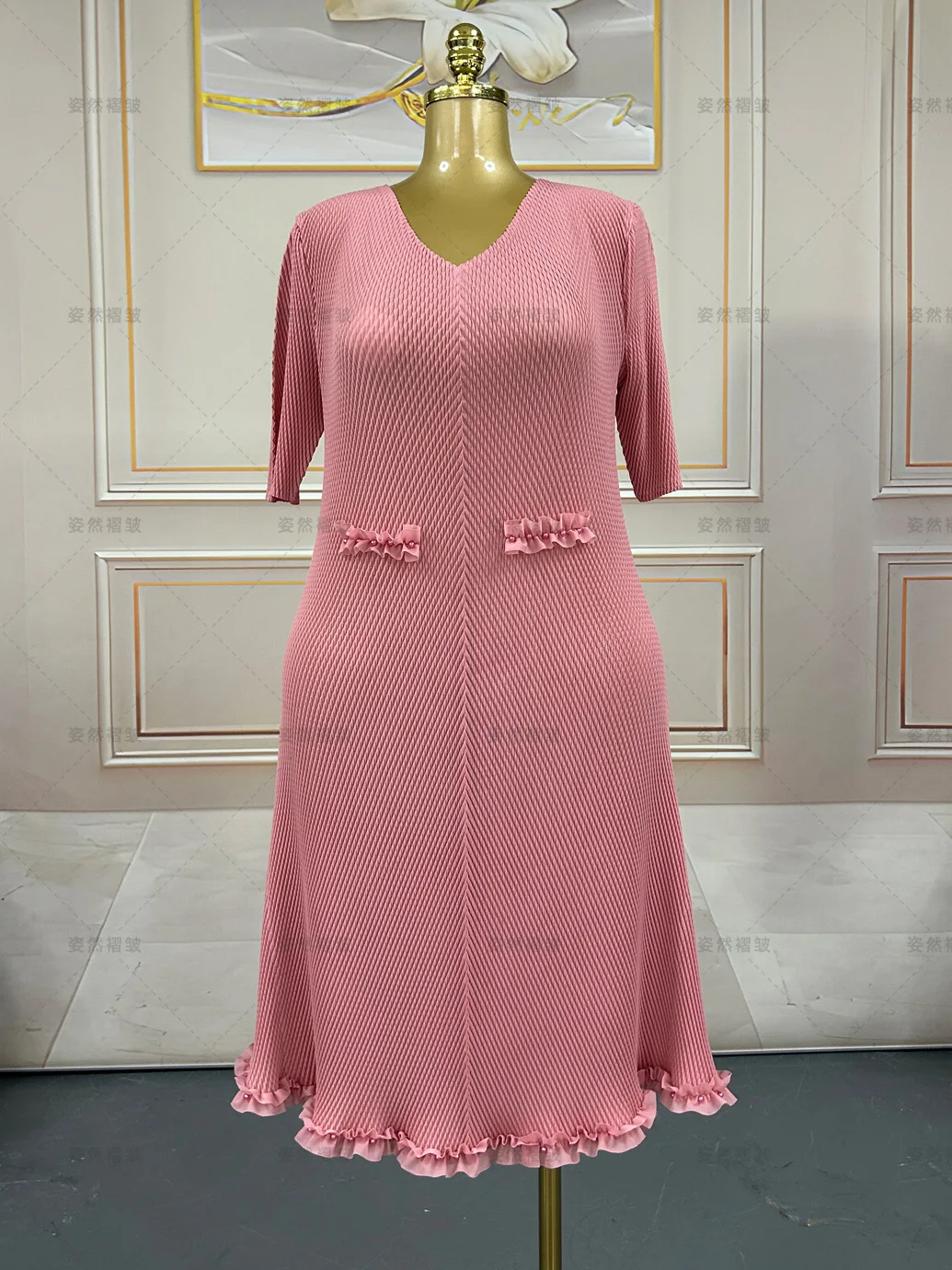 2026 New Temperament V-neck Waist Dress, Thin Fashion Loose Women's Clothing Miyake Pleated Pleated Dress