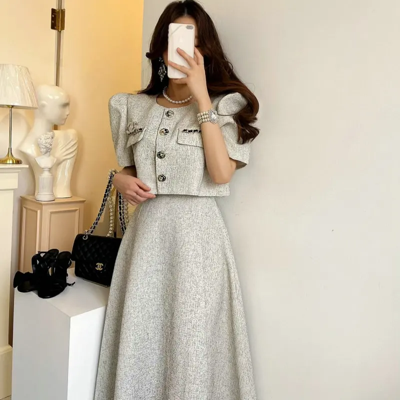 

Solowen Beautiful Floral Gold Button Chain Fragrance Wind Short Jacket High Waist Half Skirt Women's Fashion Set Autumn