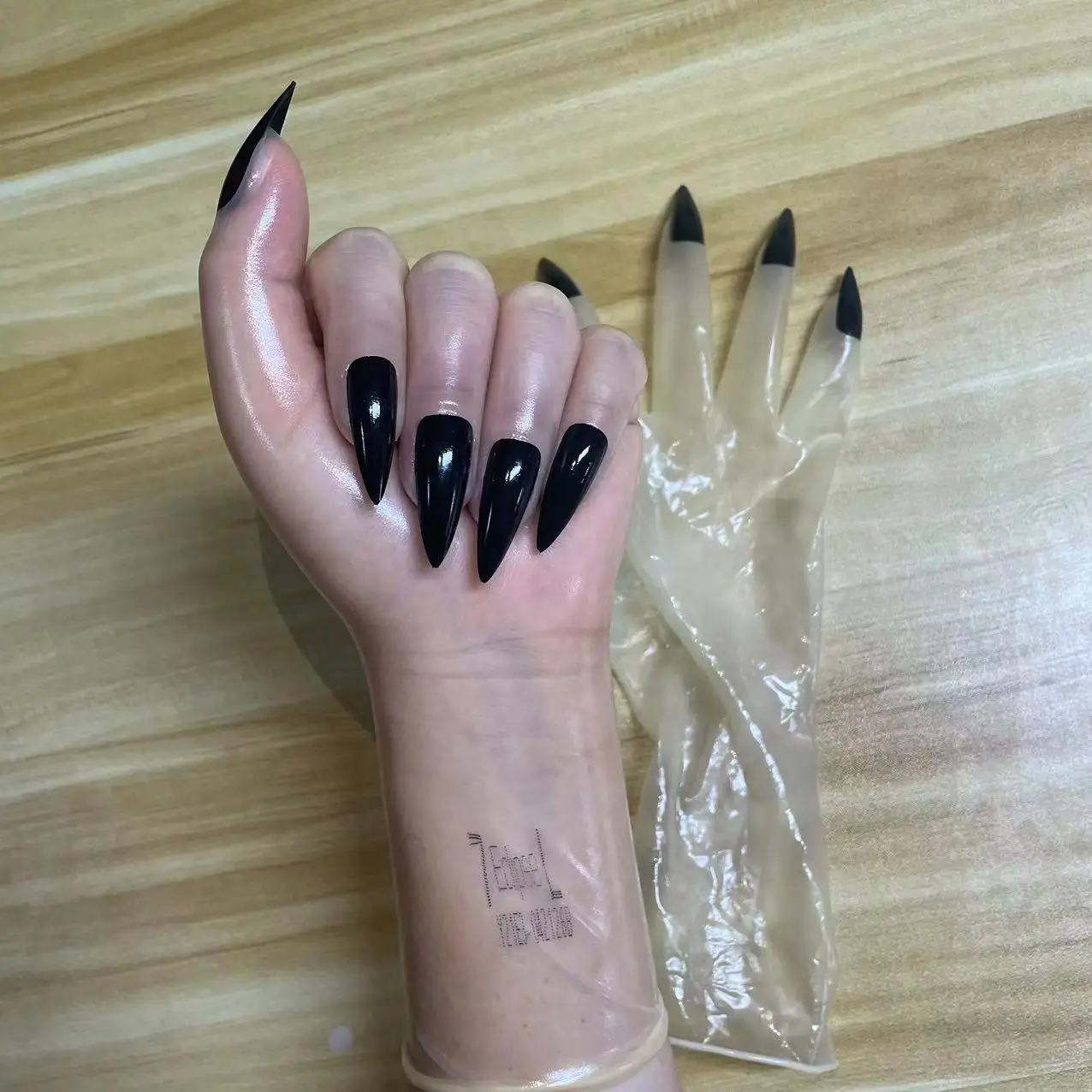 Super Thin Oil Shiny Transparent Latex Gloves Zentai Glove Fetish Crossdress Men\'s Sheer Cosplay Kigurumi Long Nails Gloves