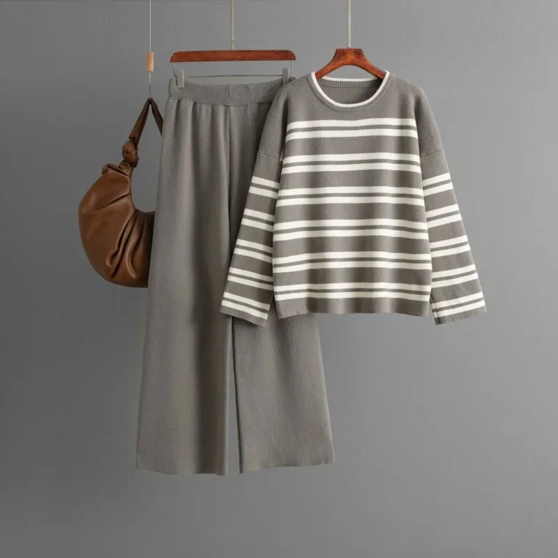 

Полосатый свитер на осень и зиму, свободные и модные повседневные широкие брюки, вязаный комплект из двух предметов.