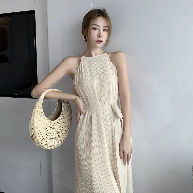 French halter dress sleeveless shoulder compression temperament design sense of small dress long female summer