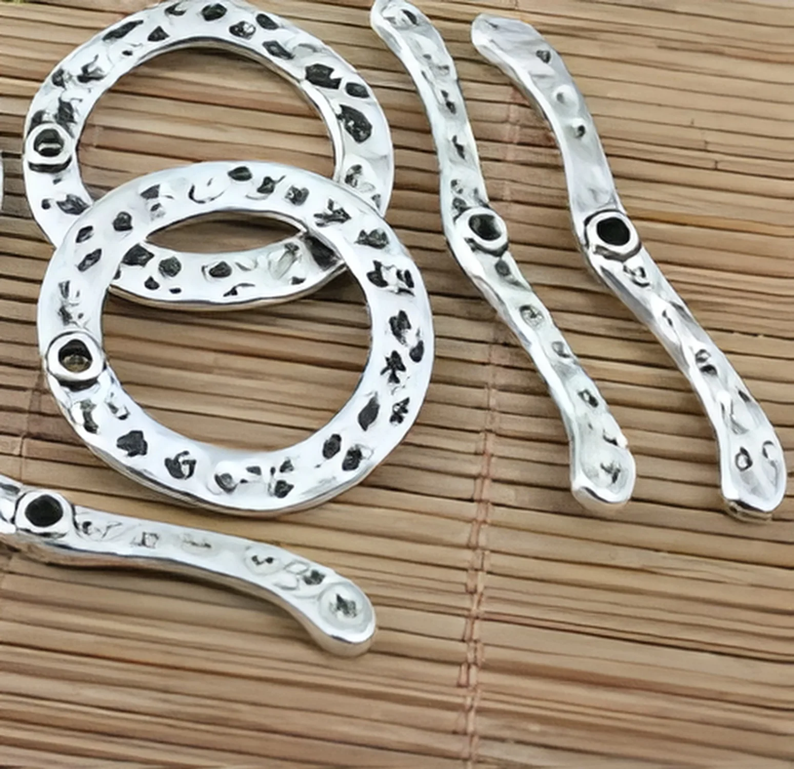 

5sets 27mm Alloy matel tibetan silver 2sided round toggle clasps HWH3004