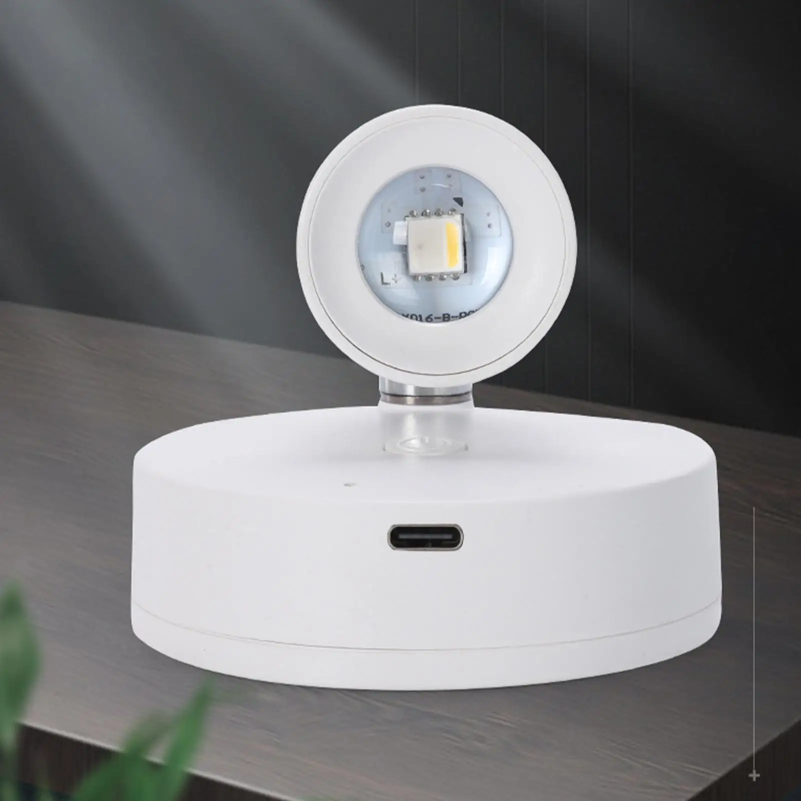 LED Spotlight Wireless Mini Artistic Focus Spotlight with Timer and Remote Control Wireless Plant Room Ambient Spotlight