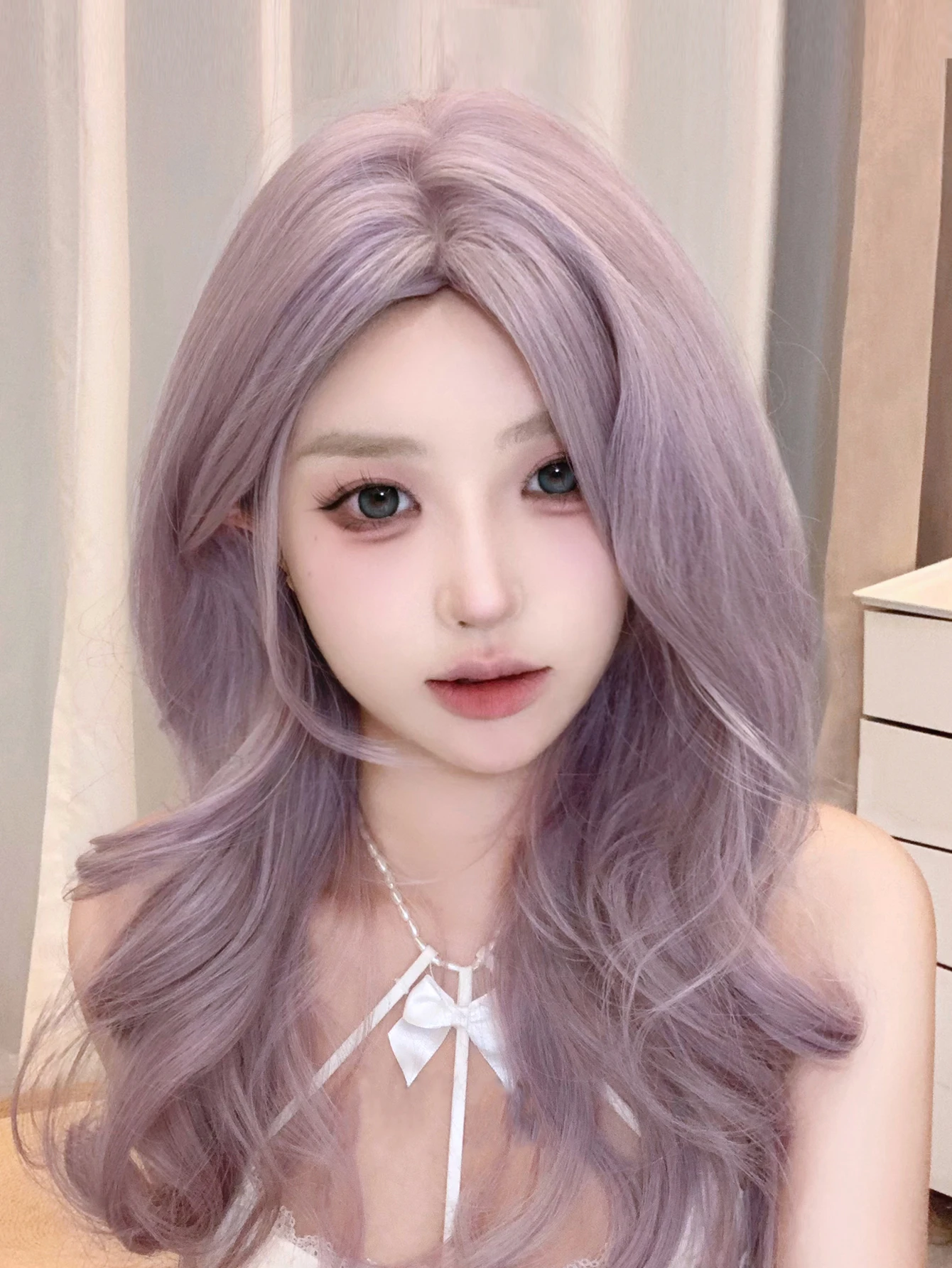 Wig sintetis warna abu-abu ungu 24 inci rambut bergelombang alami Medium bagian tengah untuk penggunaan sehari-hari wanita Cosplay pesta tahan panas