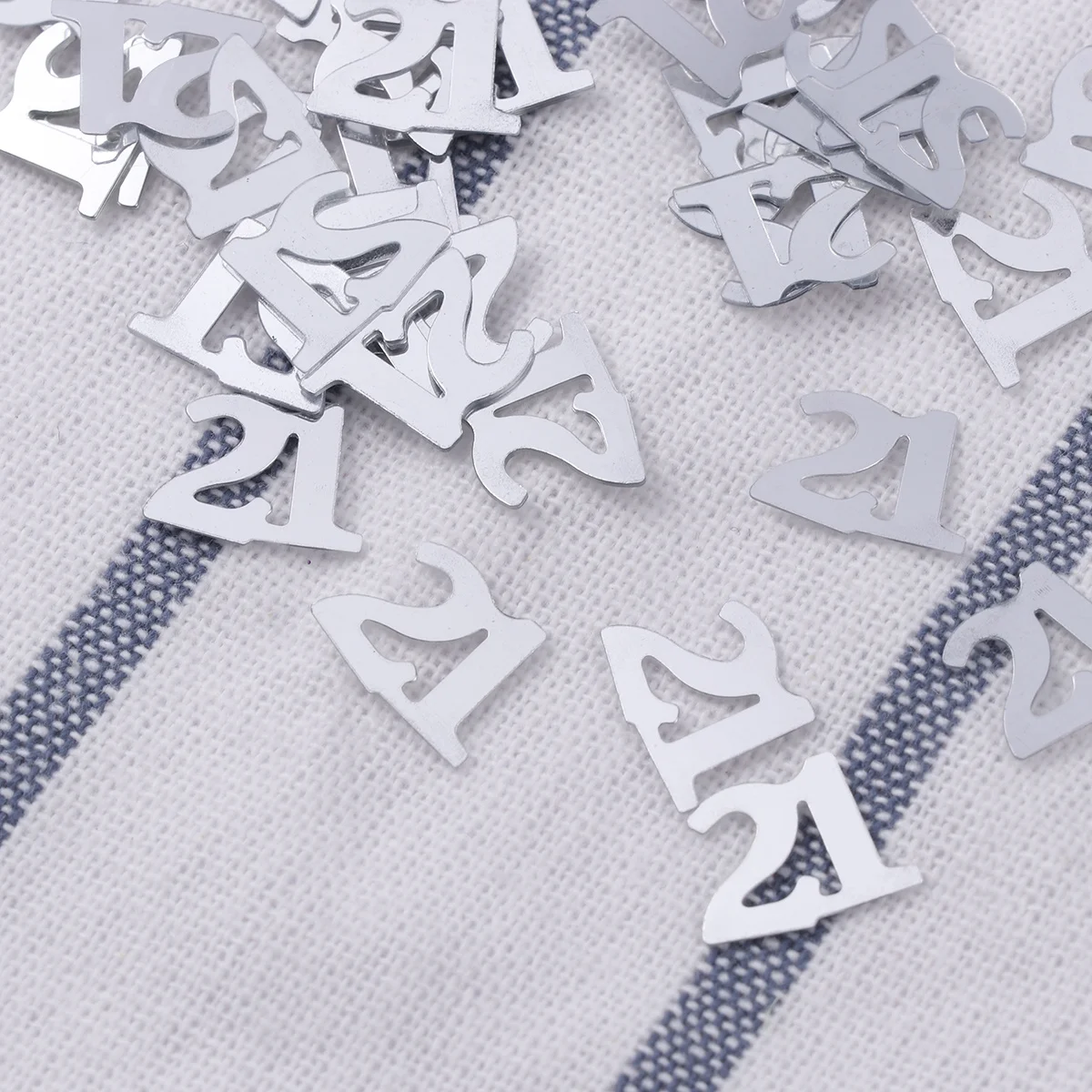 

1200pcs Silver Number Confetti Party Table Decoration For Birthday Anniversary Wedding Celebration Confetti Decoration