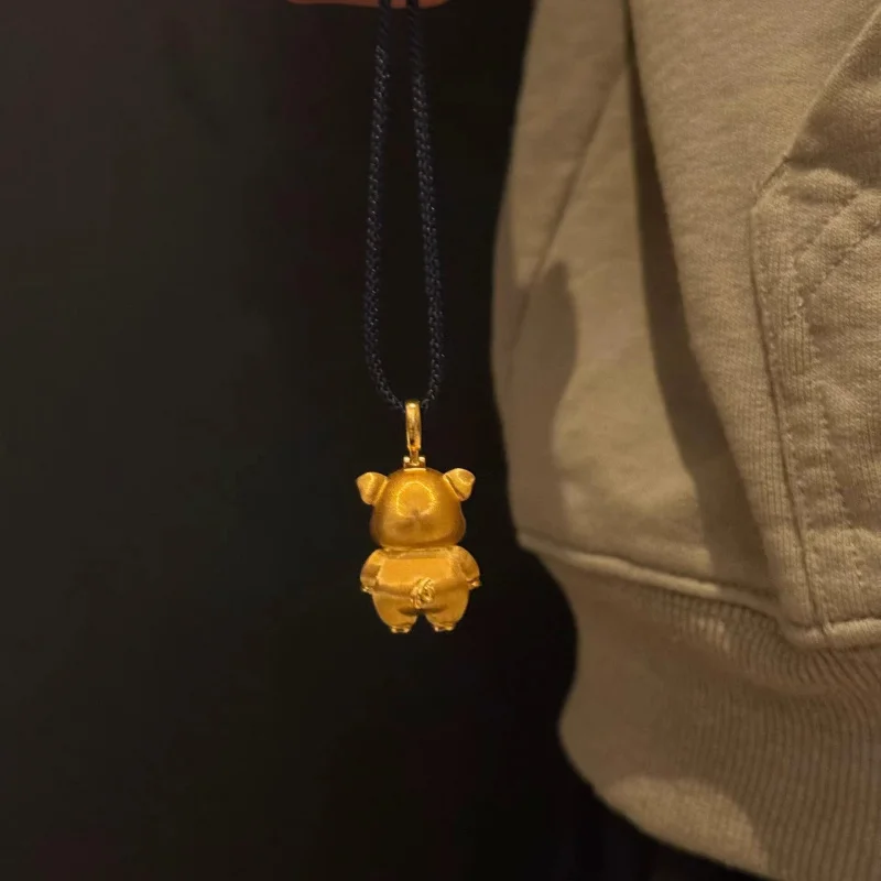 

Exquisite18kgold Cute Pig Pendant Necklace with Unique Design, Inlaid with Zircon, Super Shiny, Versatile and Stylish Necklace