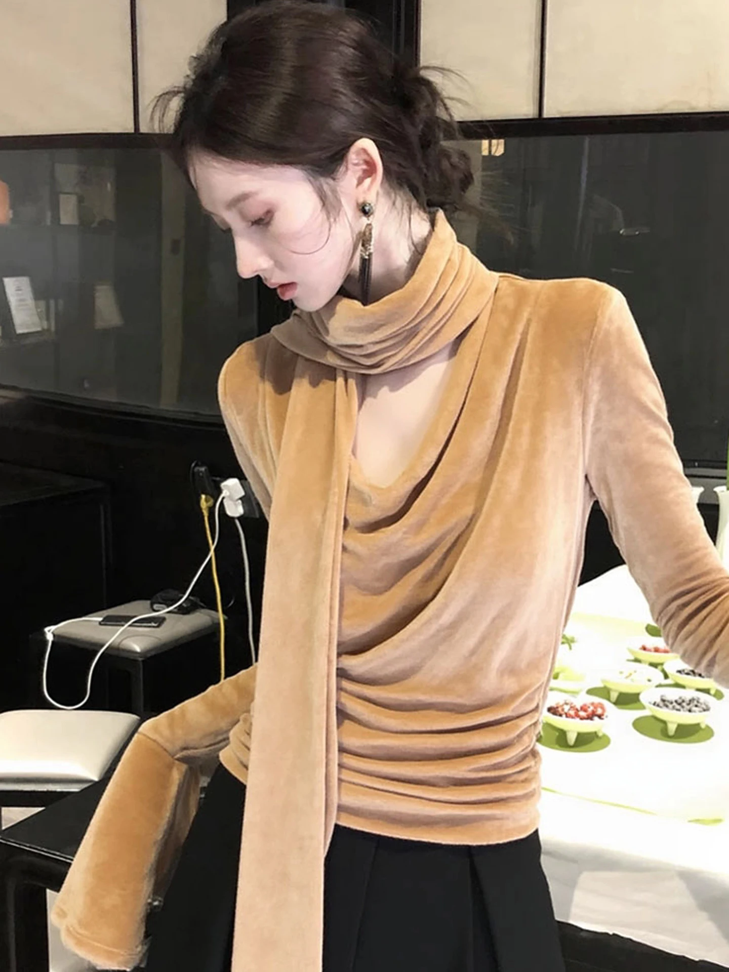 벨벳 롱 슬리브 티셔츠 단색 슬림핏 가을 겨울 패셔너블 헤드 오버 힐스 베이스 캐주얼 여성 탑