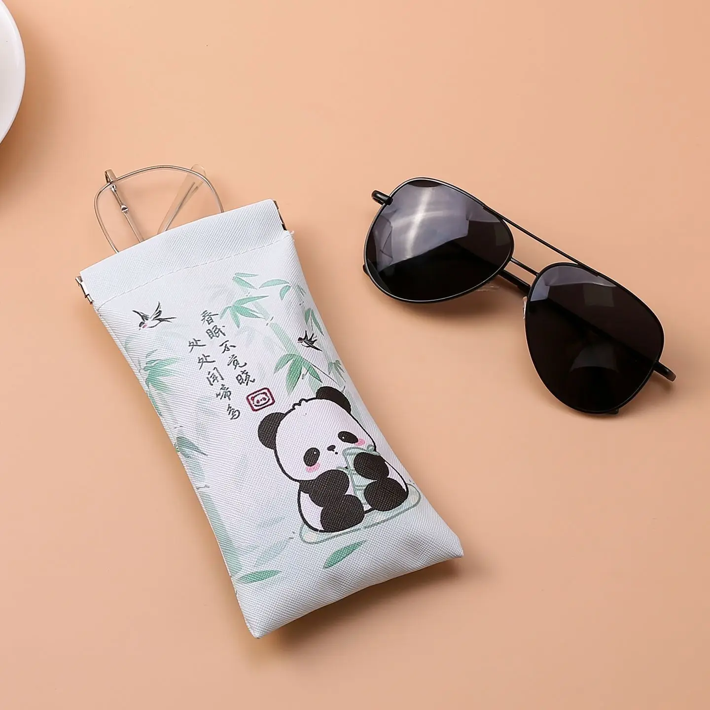 Cartoon shrapnel glasses bag dustproof portable glasses storage bag automatic closing eye box
