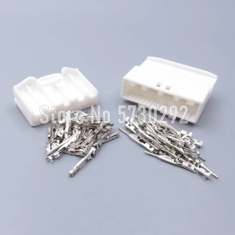 32P 1318747-1 1612268-1 Car Navigation Central Control Instrument Electrical Wiring Harness Plug Auto Automobile Socket