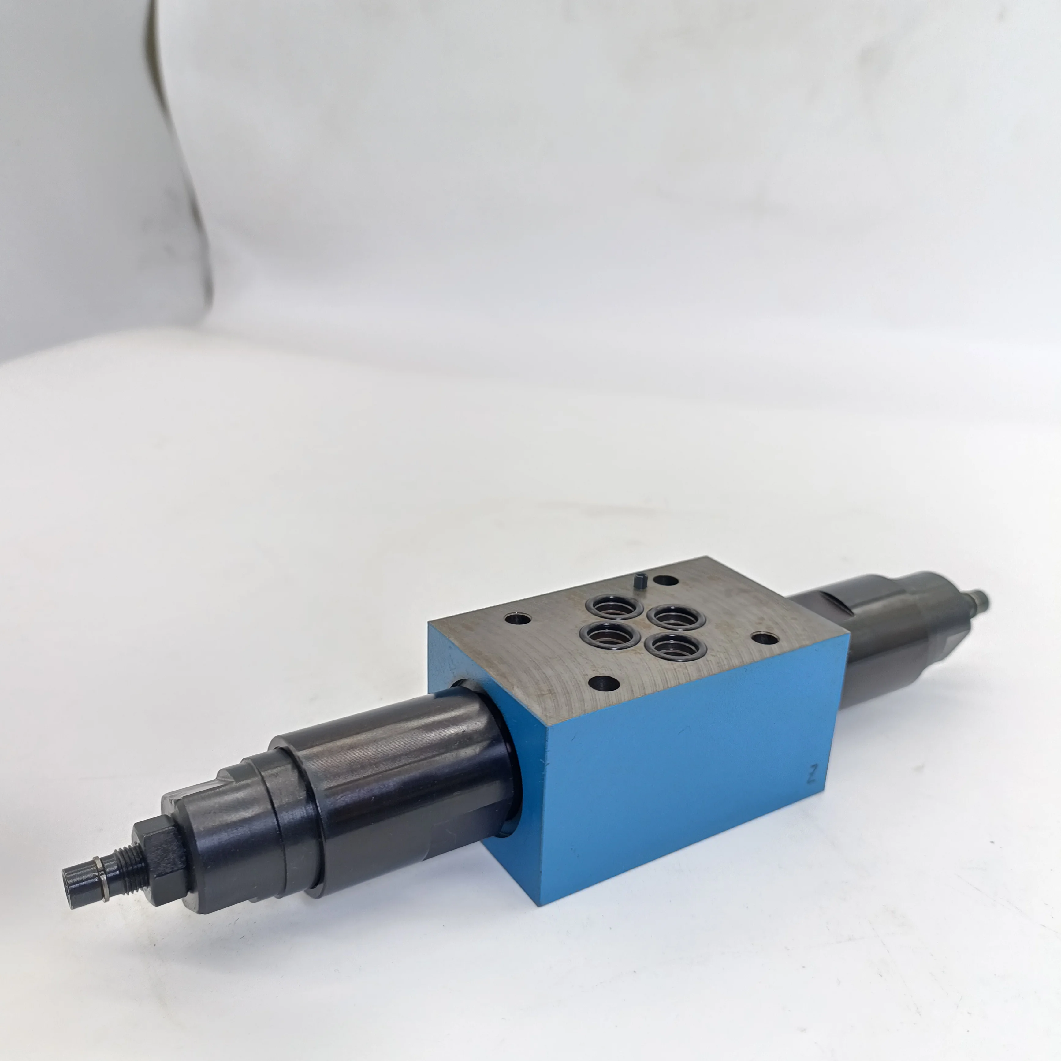 تحقق من صمام DGMDC-5-X-TK-30 صمام تخفيض الضغط DGMX2-3-PP-CW-B-40