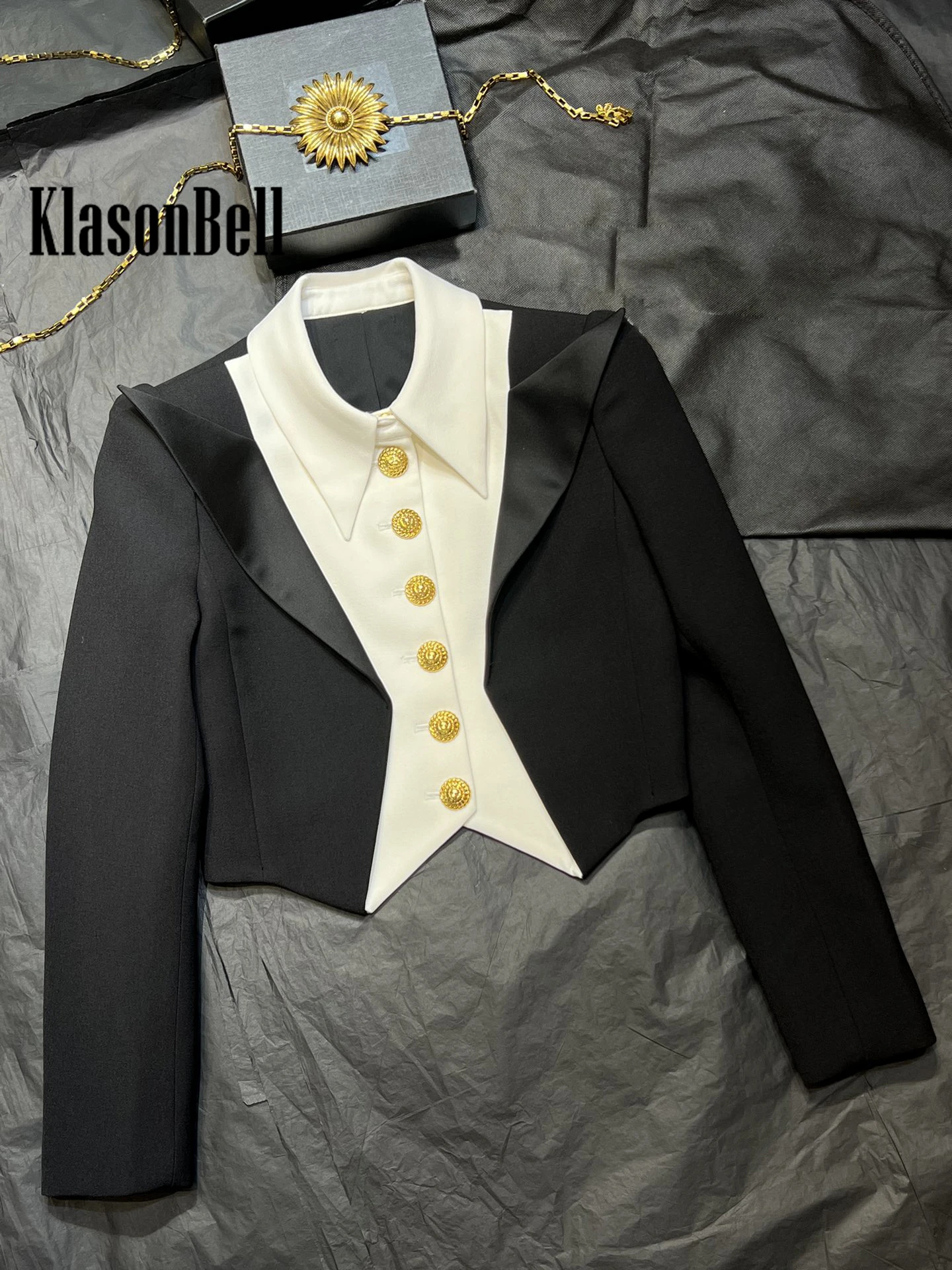 Imagem -02 - Klasonbell-blazer Fino de Duas Peças Falso para Mulheres Cor de Contraste Lapela Patchwork Botão Dourado Temperamento Moda 125