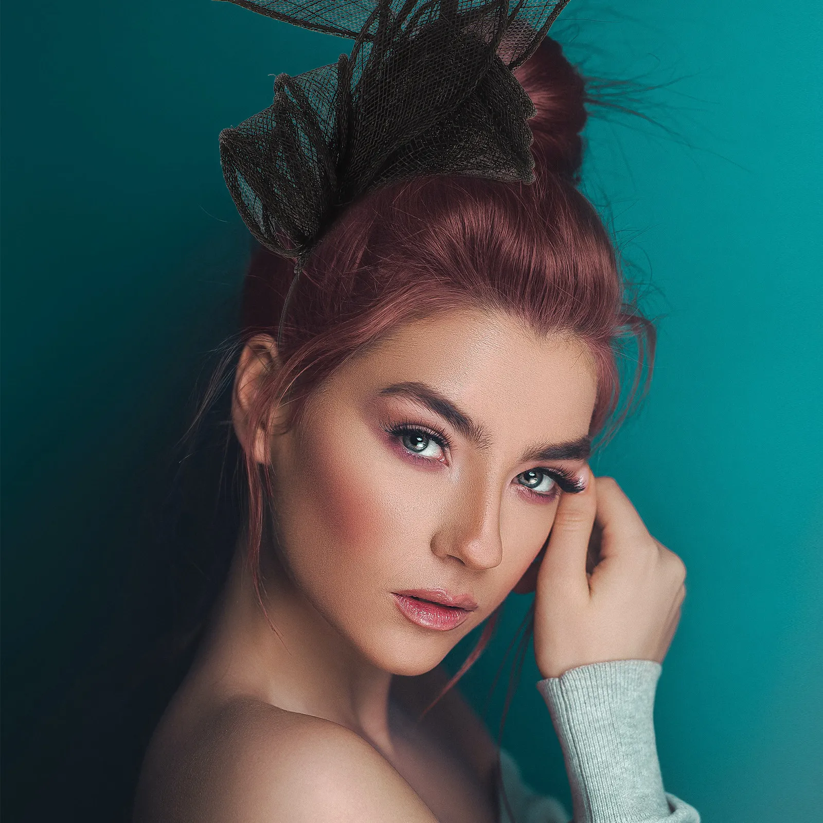 

Черная сетчатая повязка на голову с кружевной вуалью, удобная повязка для волос для вечеринок, свадеб, королевских мероприятий, маскарадная повязка-вуаль