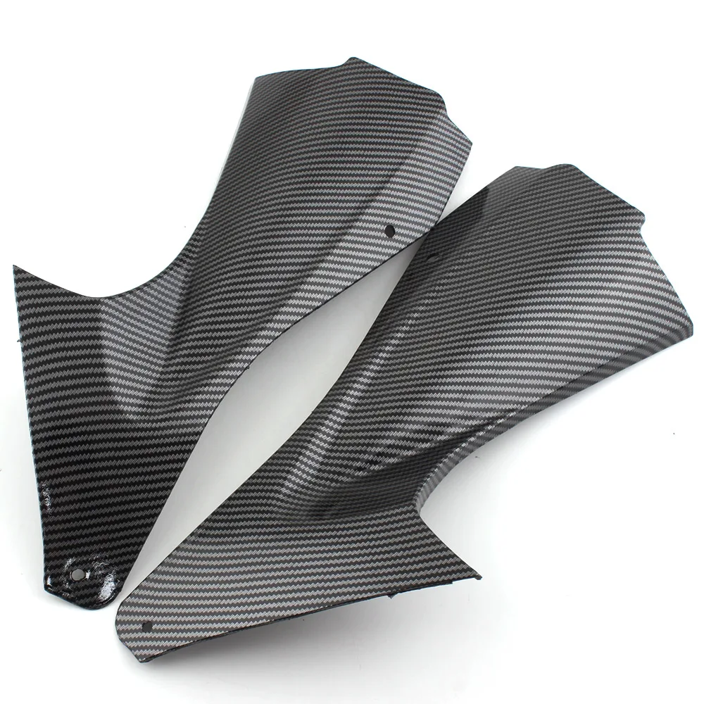 

Для моделей Yamaha YZF R6 2006-2007 годов, 1 пара накладок на воздуховоды приборной панели, защитные накладки из ABS с узором под карбон.