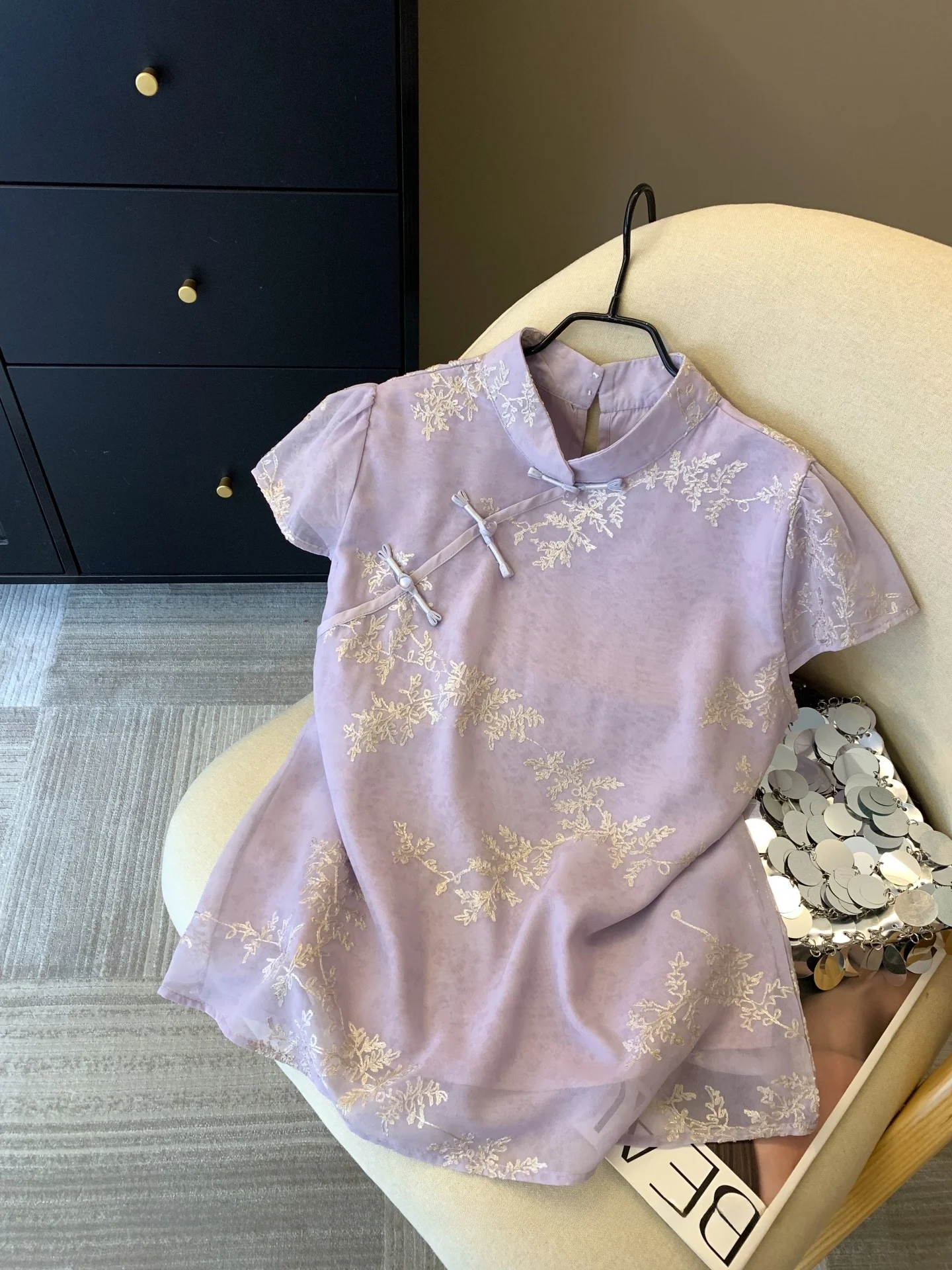 

New Chinese Sle Embroidered Bubble Sve irt Women Summer White een Color Qipao Collar Top Casual Wear Loose Fit