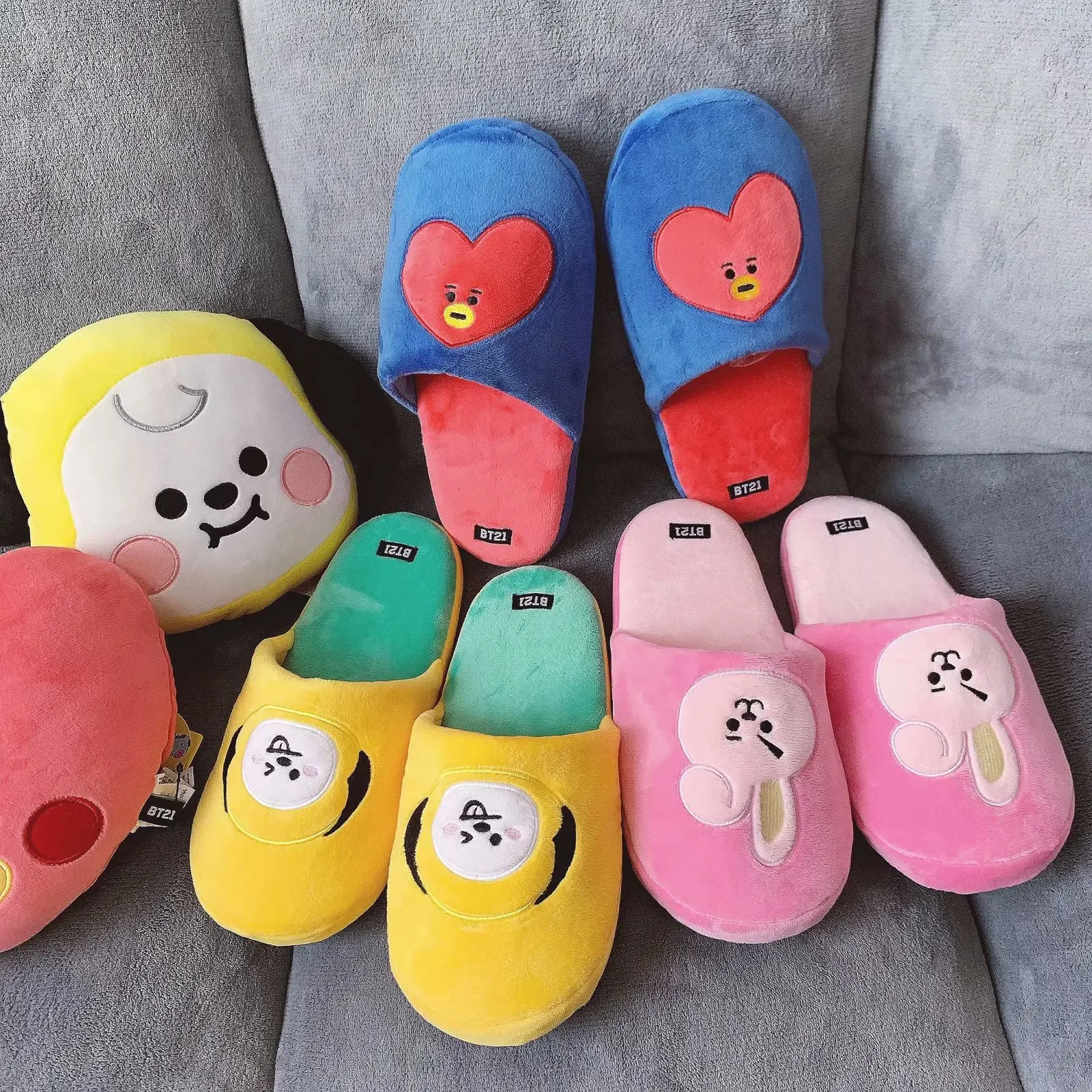 

Cartoon Warm Slippers Korean Stars Kawaii Floor Plush Slippers Indoor Home Casual Women Girl Flip Flop Flat Non-slip RJ Soft