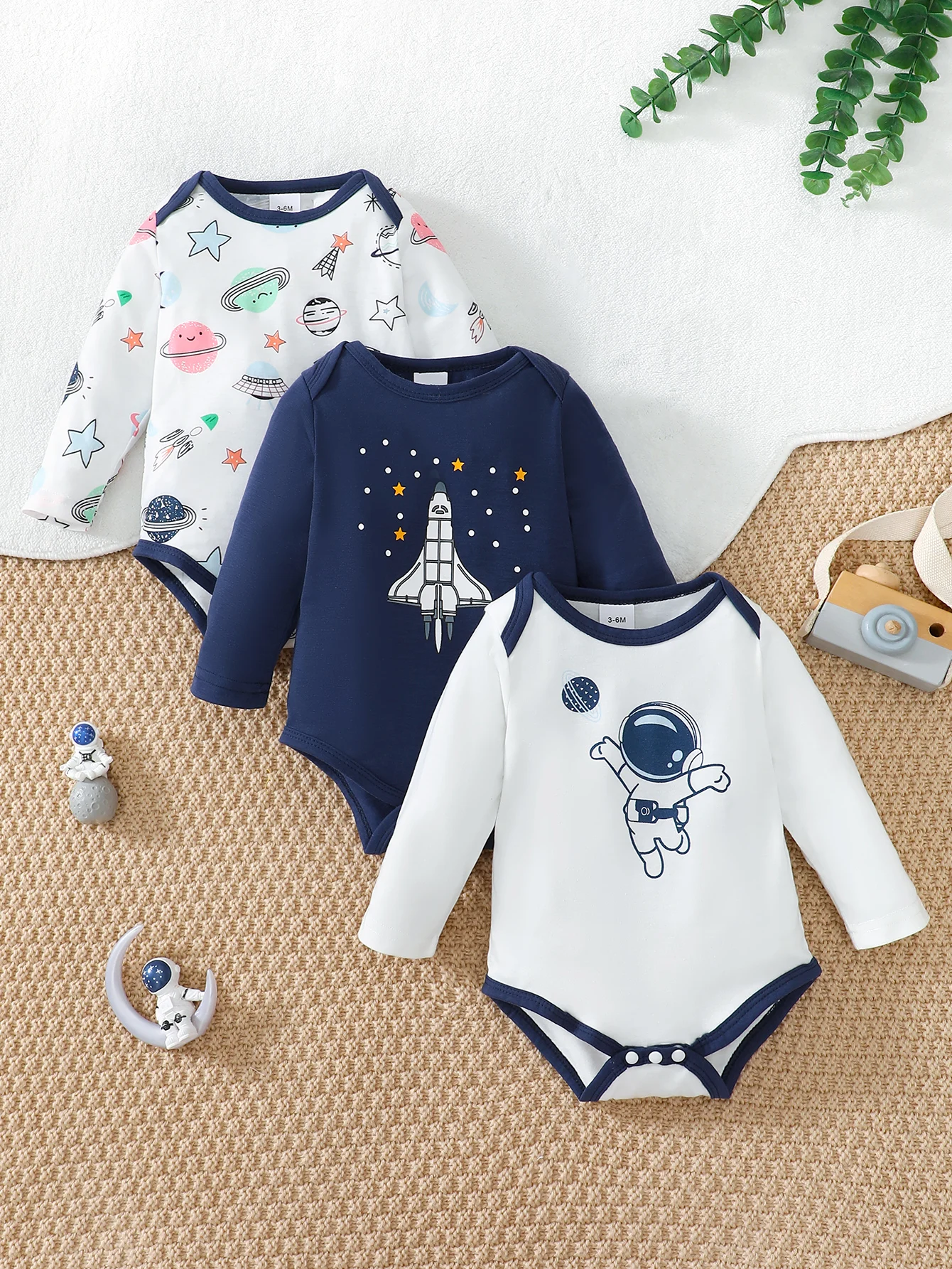 Winter  0-1 Years Old  Infant Baby Boys Long  Sleeved  Planet Elements   Astronaut   Printing  Romper   3-Piece Set