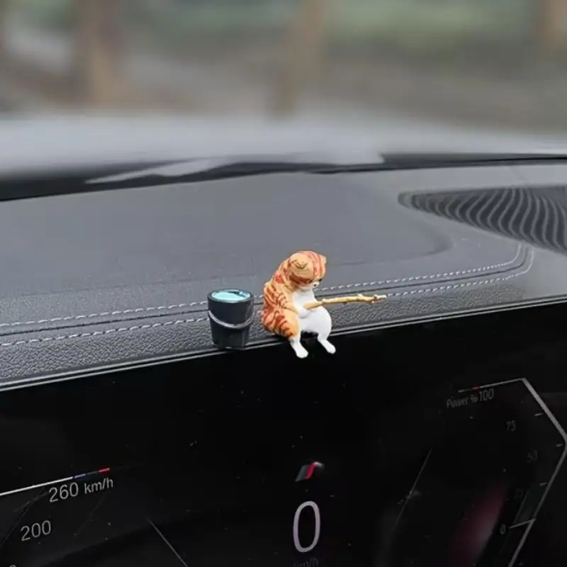 1/2Pcs Cute Mini Fishing Cat Car Dashboard Ornaments Vivid Design Exquisite Craft For Car Desktop Decor〔White〕