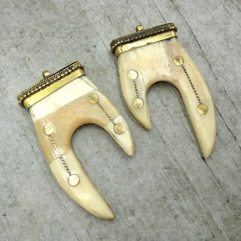 

11pcs Antique Brass Beige Ox Bull Antlers Horn Pendant Bohemian Buffalo Bone Bag Keychain Charm Jewelry Making Supplies