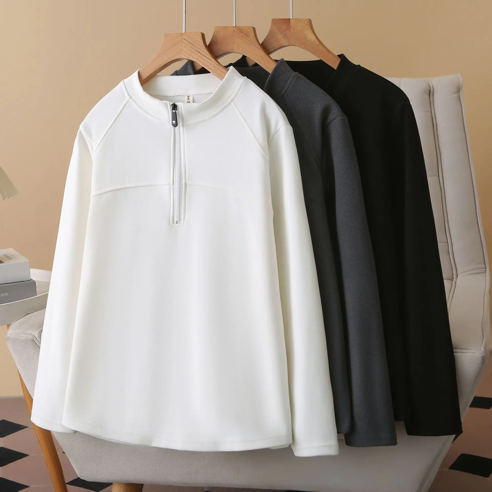 XXXXL موضة حجم كبير تي شيرت نسائي ملابس جديدة للخريف والشتاء عادية نصف مفتوحة الرقبة طويلة الأكمام قاعدة القمم الدافئة 2548